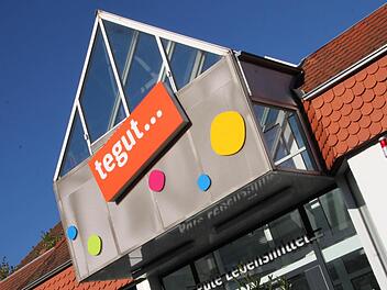 Tegut prüft derzeit den kleinen Markt in der Sinnaustraße auf seine Wirtschaftlichkeit. Foto: Ulrike Müller