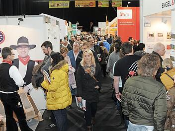Die Immobilienmesse lockt seit vielen Jahren regelmäßig Besucherheerscharen in die Brose-Arena. Foto: PR