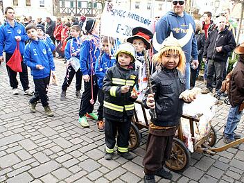 Die Zahl der Kinder, die sich beim närrischen Treiben in Rattelsdorf einbringen, hat auch in diesem Jahr wieder zugenommen.Alle Fotos: Renate Neubecker