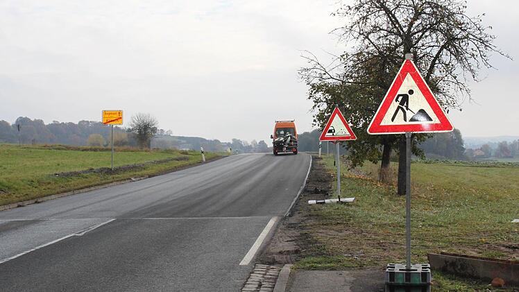 Seit Ende letzter Woche ist der Abschnitt zwischen Kötsch und Mönchherrnsdorf wieder befahrbar, zumindest mit 50 km/h. Foto: Anette Schreiber