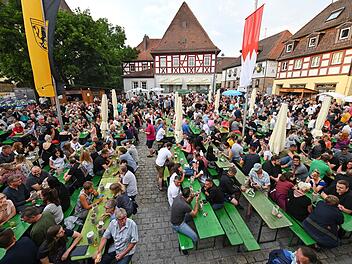 Das Altstadtfest in Herzogenaurach ist abgesagt. Voll besetzte Biertische wird es auch im Jahr 2021 in der Herzogenauracher Innenstadt nicht geben.