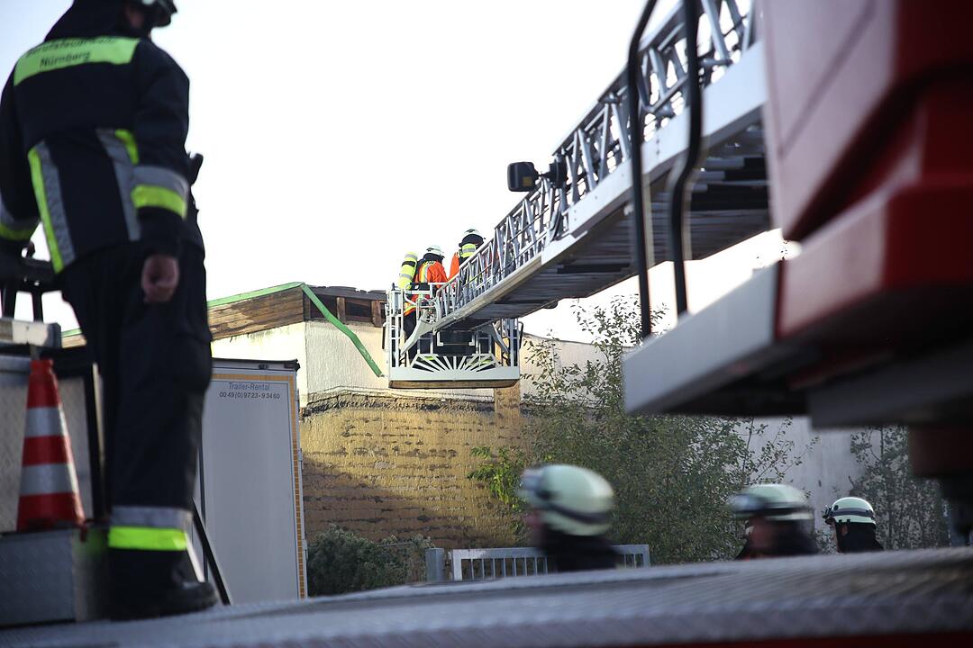 Brand im Gewerbegebiet von Nuernberg