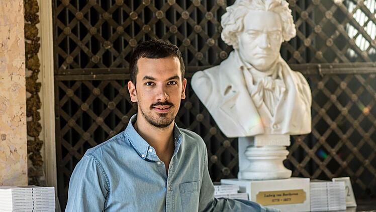 Rudolf Frey inszeniert erstmals am Landestheater Coburg. Als Eröffnungs-Premiere bringt er Beethovens "Fidelio" am 18. September auf die Bühne. Foto: Jochen Berger