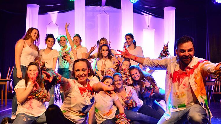 Mit dem Musical "Wahnsinn" gelang ein phänomenaler Abschluss der Gala in der Jahnhalle.  Fotos: p