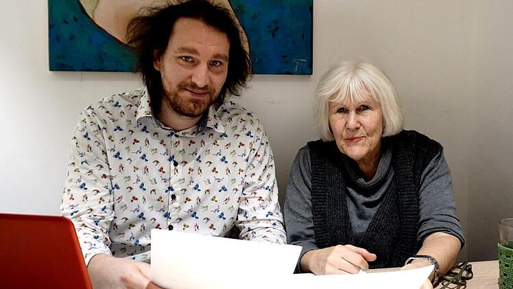 Retta Müller-Schimmel und Peter Simon kommentierten den Haushaltsplan.   Foto: Richard Sänger