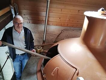 In Thundorf steht das letzte, noch genutzte Gemeindebrauhaus im Landkreis. Thomas Bretscher ist dort leidenschaftlicher Hausbrauer. Foto: Heike Beudert