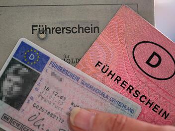 Wenn der "Lappen" weg ist, muss mancher zum "Idiotentest": Ein MPU-Coach stand jetzt vor dem Haßfurter Amtsgericht. Betrügerische Absicht ließ sich aber nicht nachweisen. Foto: dpa/Oliver Berg