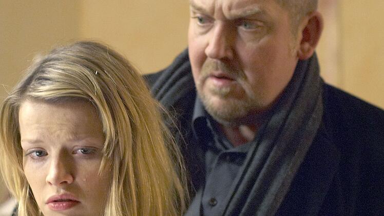 Nach der Soap-Karriere bei "Verbotene Liebe" (2000 bis 2002) wurde Karoline Schuch auch als Tochter des K&ouml;lner "Tatort"-Ermittlers Freddy Schenk (Dietmar B&auml;r) einem&nbsp; gr&ouml;&szlig;eren Publikum bekannt.