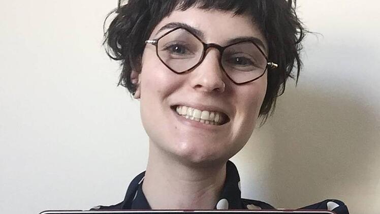 Camille Labarre freute sich sehr, als sie ihre Master-Arbeit an der Universität  Cambridge vollendete und den Titel "Master of Philosophy" erwarb. Wichtige Basis waren ihren Erfahrungen im Flechthandwerk. privat
