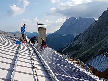 Die Coburger Hütte produziert nun noch mehr Strom selbst auf ihrem Dach.  Foto: Thomas Engel