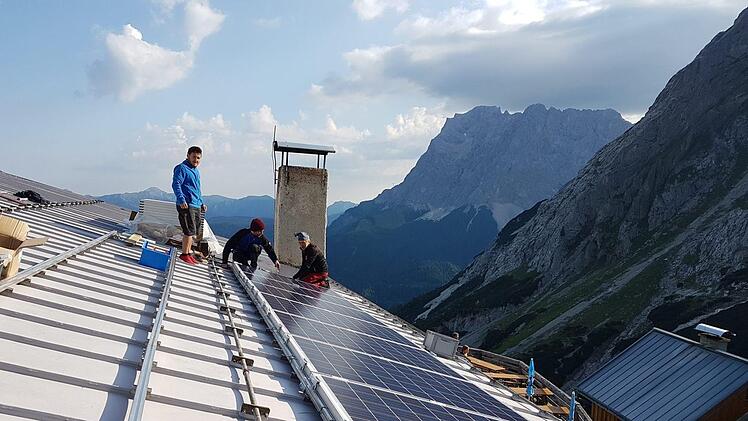 Die Coburger Hütte produziert nun noch mehr Strom selbst auf ihrem Dach.  Foto: Thomas Engel