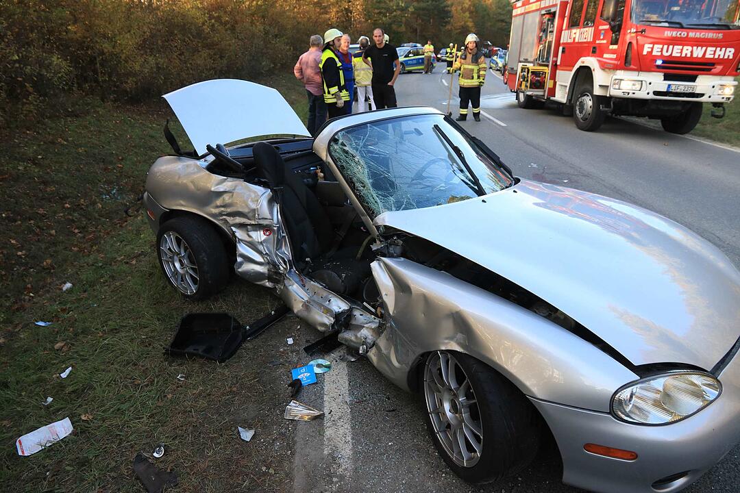 Kollision im Kreis Lichtenfels: Beifahrerin schwebt in Lebensgefahr