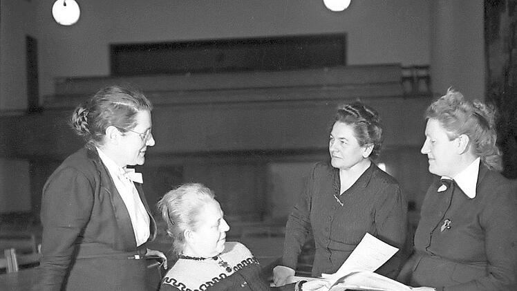 M&uuml;tter des Grundgesetzes - ein Foto aus dem Haus der Geschichte in Bonn Foto: Erna Wagner-Hehmke