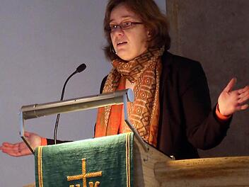 Der zentralen Frage "Wo bist Du Gott?" widmete sich Damaris Kühner in ihrer Predigt.Fotos: Klaus Gagel