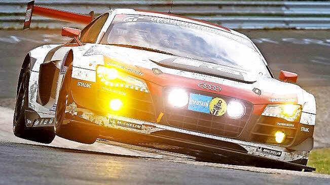 Mit dem Audi R8 LMS ultra mit der Startnummer 4 fuhr das Team von Phoenix Racing den Gesamtsieg ein. Fotos: Manfred Wolf