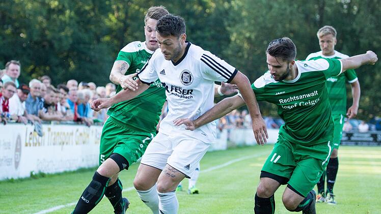 Szene vom Landesliga-Spiel SV Friesen - SC 04 Schwabach Foto: Heinrich Wei&szlig;