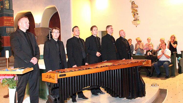 Zufriedene Musiker - alles hat geklappt! Rechts: Pfarrer Thomas Ringer und Günter Münch.