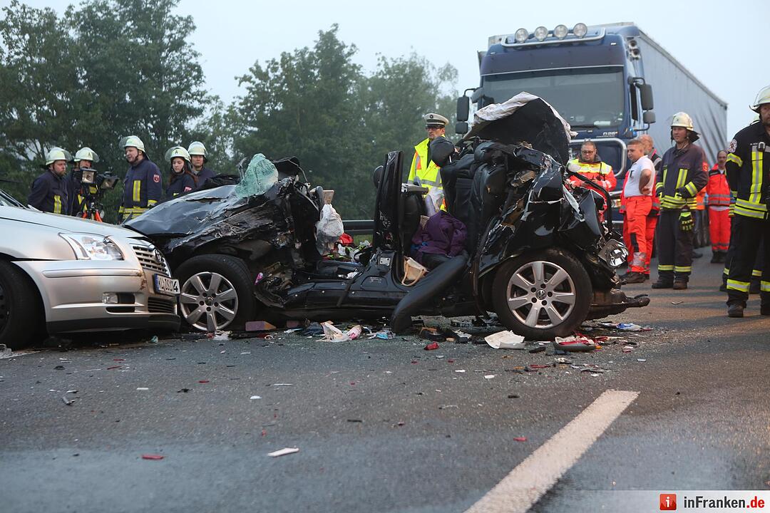 Drei Menschen sterben nach Unfall auf A3 bei Altdorf