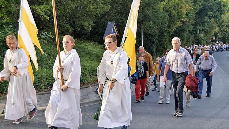 Rund 300 Gläubige nahmen am Samstag an der Dekanatswallfahrt teil.  Fotos: Andreas Welz