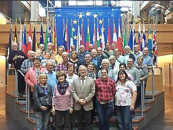 Gruppenfoto im Europ&auml;ischen Parlament Stra&szlig;burg.  Fotos: Ulrich Feldmann