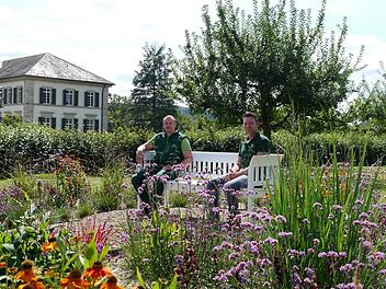 Holger Börner (links) und Michael Jacob sind die neuen Leiter der Schlossgärtnerei im Staatsbad. Foto: Rebecca Vogt