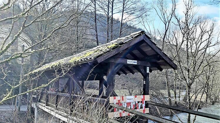 Das Badbrückla in Steinwiesen ist wegen Sicherheitsmängeln gesperrt.