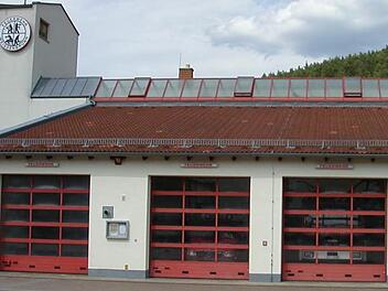 Am Feuerwehrhaus in Weißenbrunn besteht an vielen Stellen Sanierungsbedarf. Die Räte diskutierten hierüber im Bauausschuss und teilweise wurden Verbesserungen genehmigt. Foto: K.- H. Hofmann