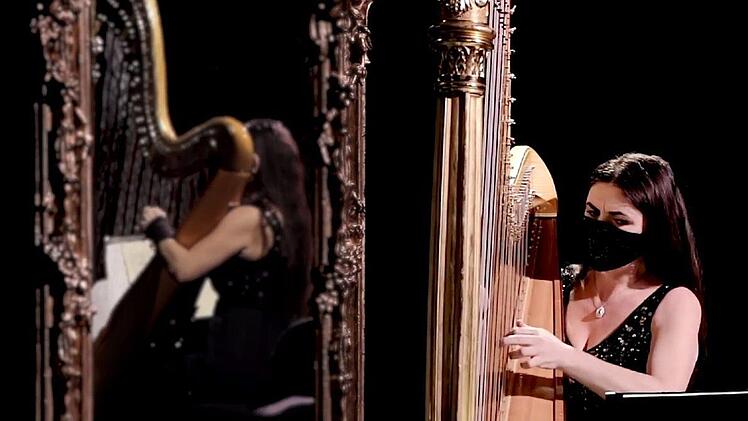 Die Flötistin Angelika Stirner-Ebert und die Harfenistin Melanie Alban gestalteten die zweite Folge der Reihe "Klassik am Sonntag" in diesem Jahr.