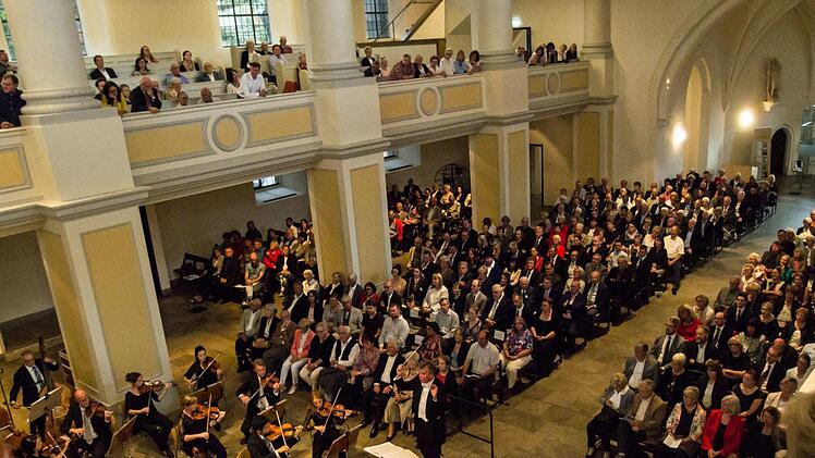 Eindrucksvolles Finale der Konzertsaison des Landestheaters. Die "Sea Symphony" von Ralph Vaughan Williams erklang in der Coburger Morizkirche, gestaltet von der Royal Choral Society und dem Chor und dem Philharmonischen Orchester des Landestheaters unter Leitung von Richard Cooke.Foto: Jochen Berger