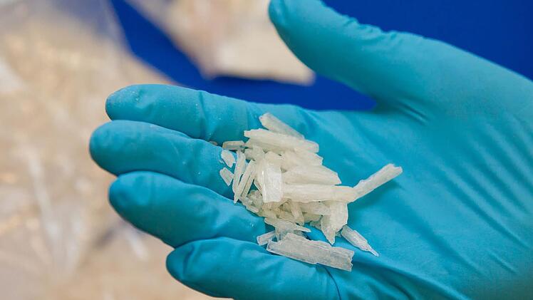 Um an Geld für Crystal Meth (Bild) heranzukommen, beging der Angeklagte zahlreiche Straftaten. Foto: dpa