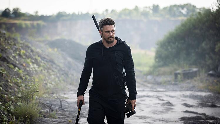Was hat Ezio Burntwood (James Franco) mit der Entf&uuml;hrung von Largos Sohn zu tun?