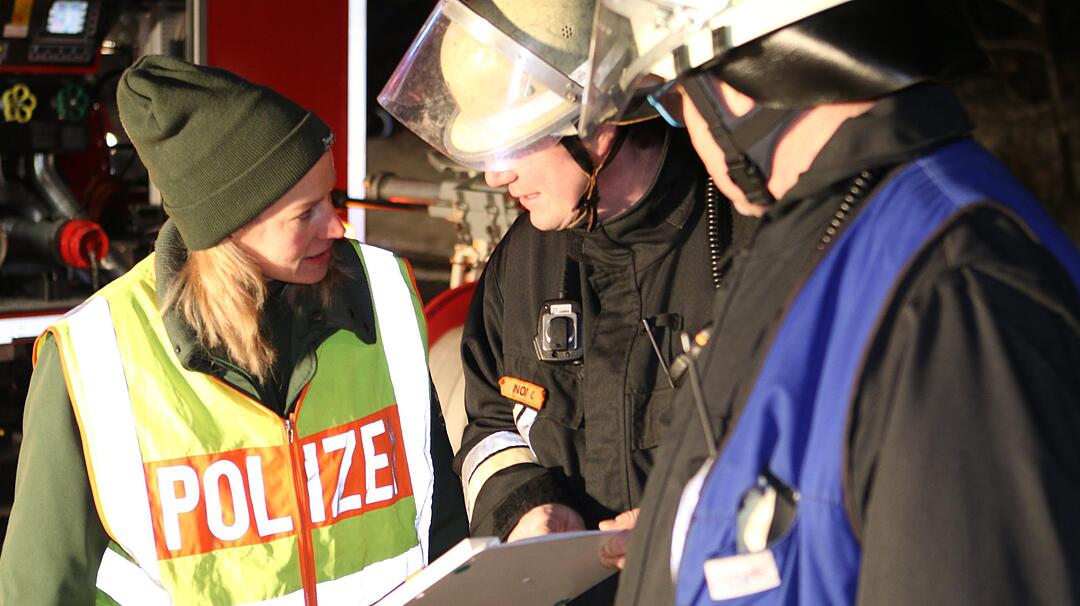 Frontalzusammenstoss auf der B2 fordert zwei verletzte Personen