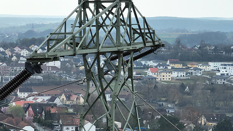A3 bei Höchstadt ab heute Abend  voll gesperrt - Stromleitung wird ersetzt