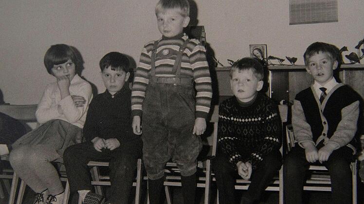 Stefan Mohr trug seine viel zu große Lederhose mit Stolz. "Man musste nicht aufpassen, die sind nicht zerrissen."