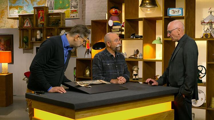 Eugen präsentierte ein Souvenir aus dem Münchner Hofbräuhaus. Das leicht zerfledderte Prospekt erzählte die Geschichte des 1589 von Wilhelm dem Frommen gegründeten Brauhauses.