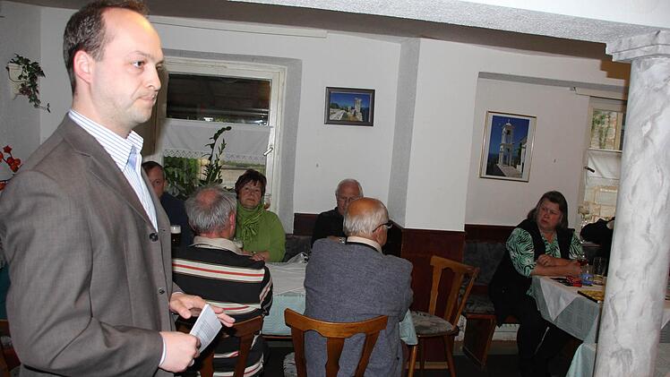 Landtagskandidat Matthias Kihn ging als Lehrer mit der Schulpolitik der Staatsregeirung hart ins Gericht.