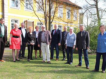 Der frisch gewählte Seniorenbeirat mit seinem Vorsitzenden und dem Sozialreferenten (von links): Bernd Fischer, Angelika Beilein, Reinhard Popp, Hermine Seelig, Friederike Werobèl, Wolfgang Dengler, Vorsitzender Norbert Tessmer, Sozialamtsleiter Peter Schubert, Sigrun Wittmann, Wolfgang Doischer und Heide Braunschmidt. Foto: Helke Renner
