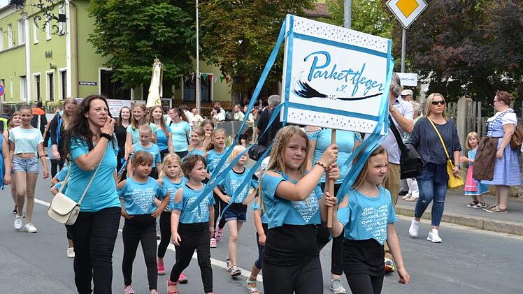 Impressionen vom Mainleuser Kirchweih-Umzug. Foto: Uschi Prawitz