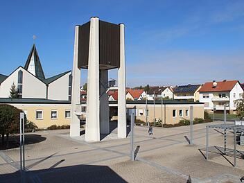 Die katholische Kirche in Oerlenbach mit ihrem Gemeindezentrum und markantem Glockenturm wurde am 12. Oktober 1968 eingeweiht.Heike Beudert