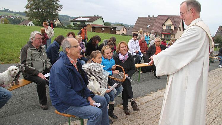 Dekan Hans Roppelt hielt den gut besuchten Gottesdienst.