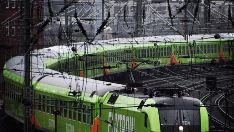 Das Unternehmen Flix-Bus bietet bereits Züge zwischen Hamburg und Köln sowie Stuttgart und Berlin an. Nun ist Verkehr zwischen München und Berlin beantragt. Foto: Flix-Bus