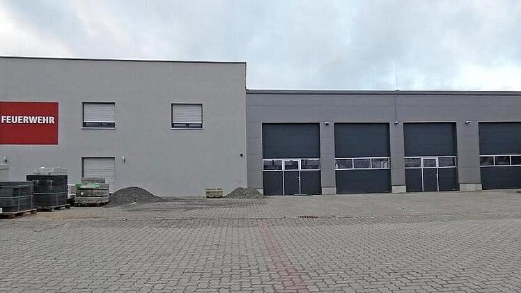Im Feuerwehrhaus (Archivfoto) tagte der Gemeinderat mit dem nötigen Sicherheitsabstand untereinander, den die aktuelle Lage fordert.  Foto: cl