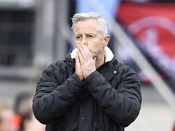 Club-Trainer Jens Keller: die Relegation droht. Sportfoto Zink