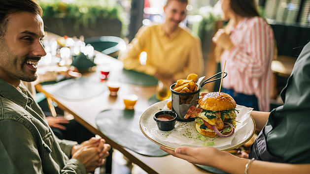 Restaurant, Burger, Bedienung, Kellner