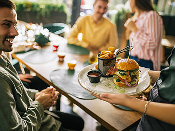 Restaurant, Burger, Bedienung, Kellner