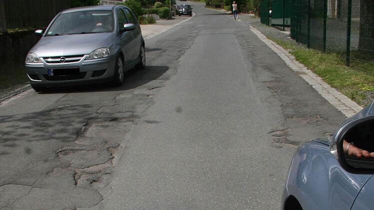 Wer muss für den Ausbau der Mangersreuther Straße zahlen? - Eine Frage, die noch nicht völlig geklärt ist. Foto: Archiv