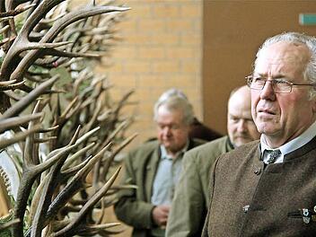 Die Rotwild-Hegegemeinschaft Bayerische Rhön stellt ihre Abschüsse aus. Foto: Gerd Schaar