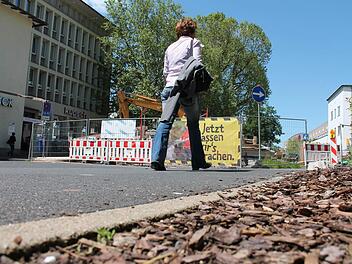 Bauzäune und Bagger sollen nach Möglichkeit bis Ende Juli vor dem Kupsch verschwunden sein. Foto: Benedikt Borst
