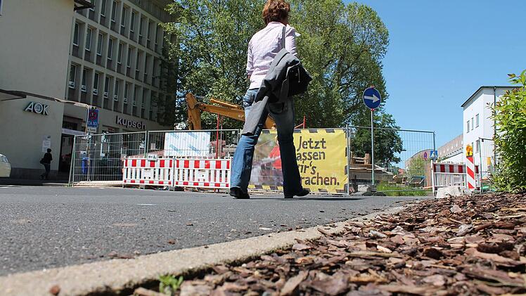 Bauzäune und Bagger sollen nach Möglichkeit bis Ende Juli vor dem Kupsch verschwunden sein. Foto: Benedikt Borst