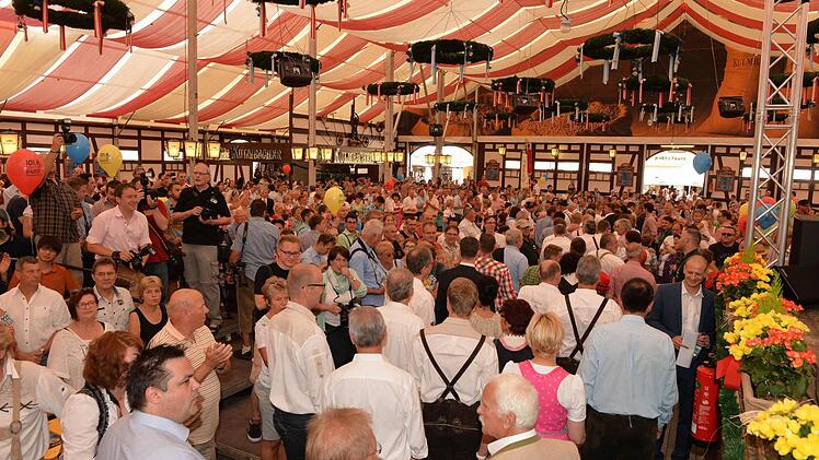 Die Kulmbacher Bierwoche hat begonnen. Foto: Ronald Rinklef